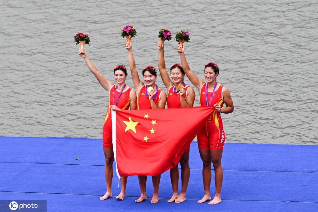 不过根据透露，本周五的续约包括了安切洛蒂可能以其他身份留在俱乐部的可能性，即便皇马不再让他担任主教练。